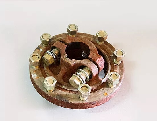 Ступица задняя 50-3104010  В СБОРЕ, С БОЛТАМИ (РЗТ) (Г 29 )