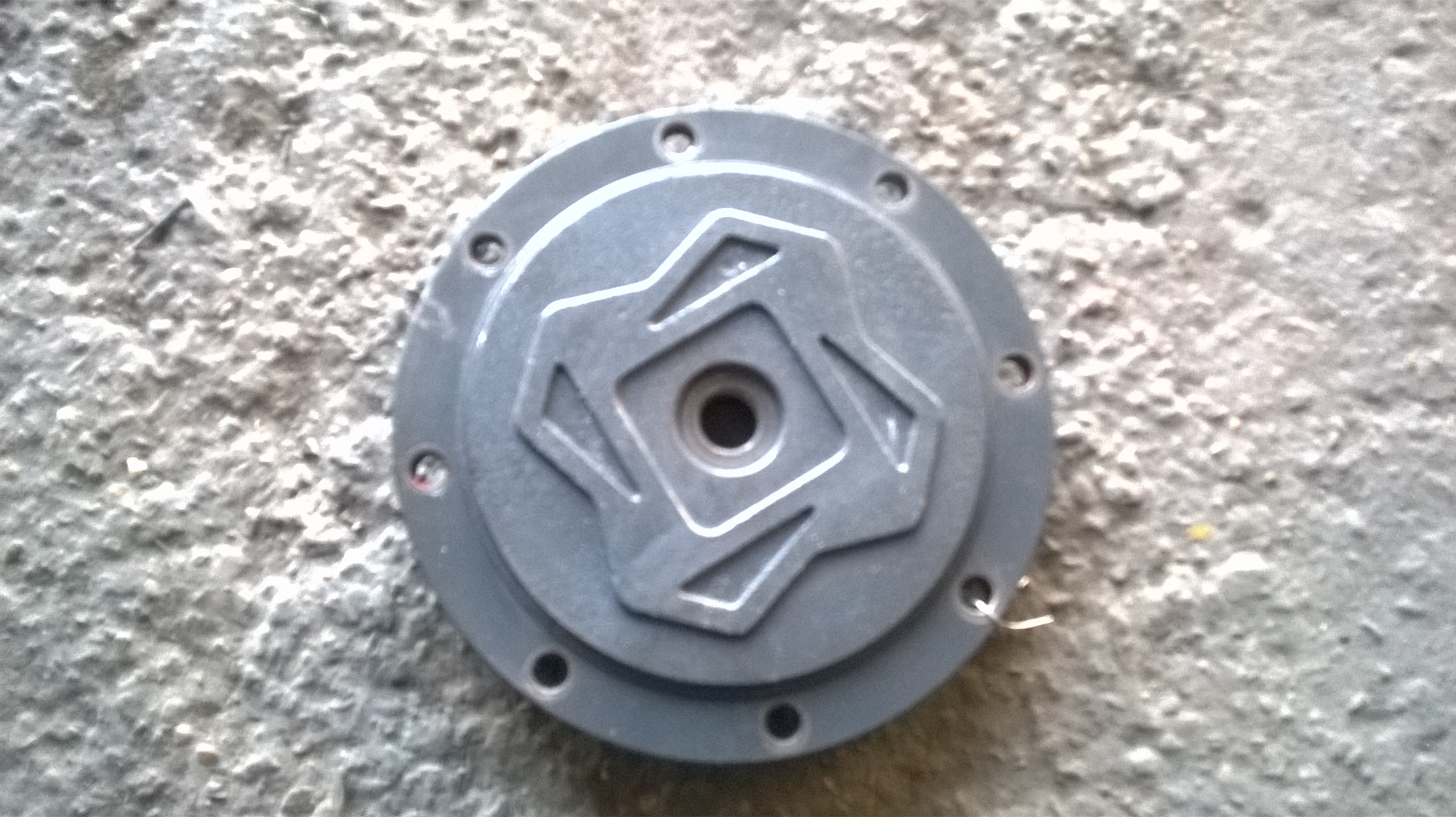 Крышка торцевая LXT240F.04-1